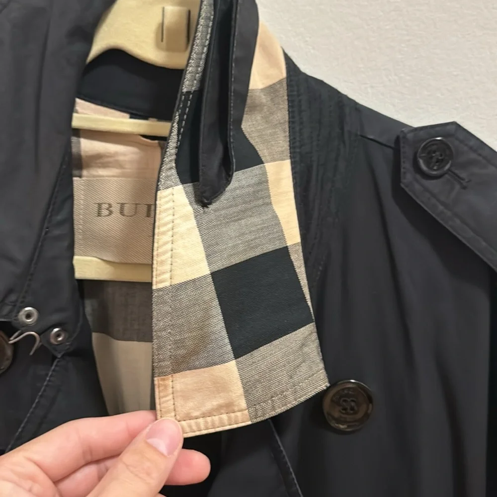 Burberry Brit men trench coat black size medium (used but great condition) - Picture 5 of 6